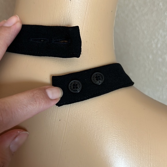 GUESS TUX HALTER BLACK &WHITE JUMPSUIT Sz 4 - Picture 13 of 16